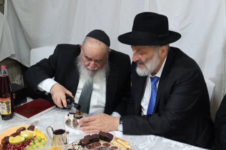 יור+שס+הרב+אריה+דרעי+במעונו+של+מרן+רבינו+ראש+הישיבה+(4).JPG