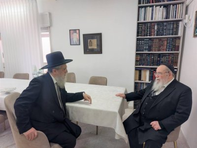 הראשון-לציון-במעונו-של-מרן-ראש-הישיבה-שליטא-scaled.jpg