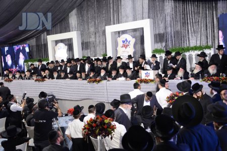 דר-משה-רוטשילד-זצל-עם-גדולי-ישראל-18 (1).jpg