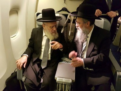 הרב יצחק יוסף ואחיו.jpg